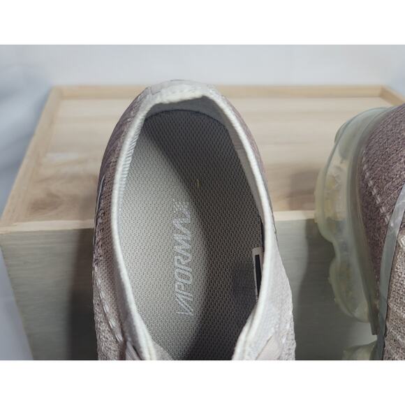 Nike- VaporMax- Flyknit- Women's Running shoes- Khaki/tan color- size 10 - Picture 7 of 10